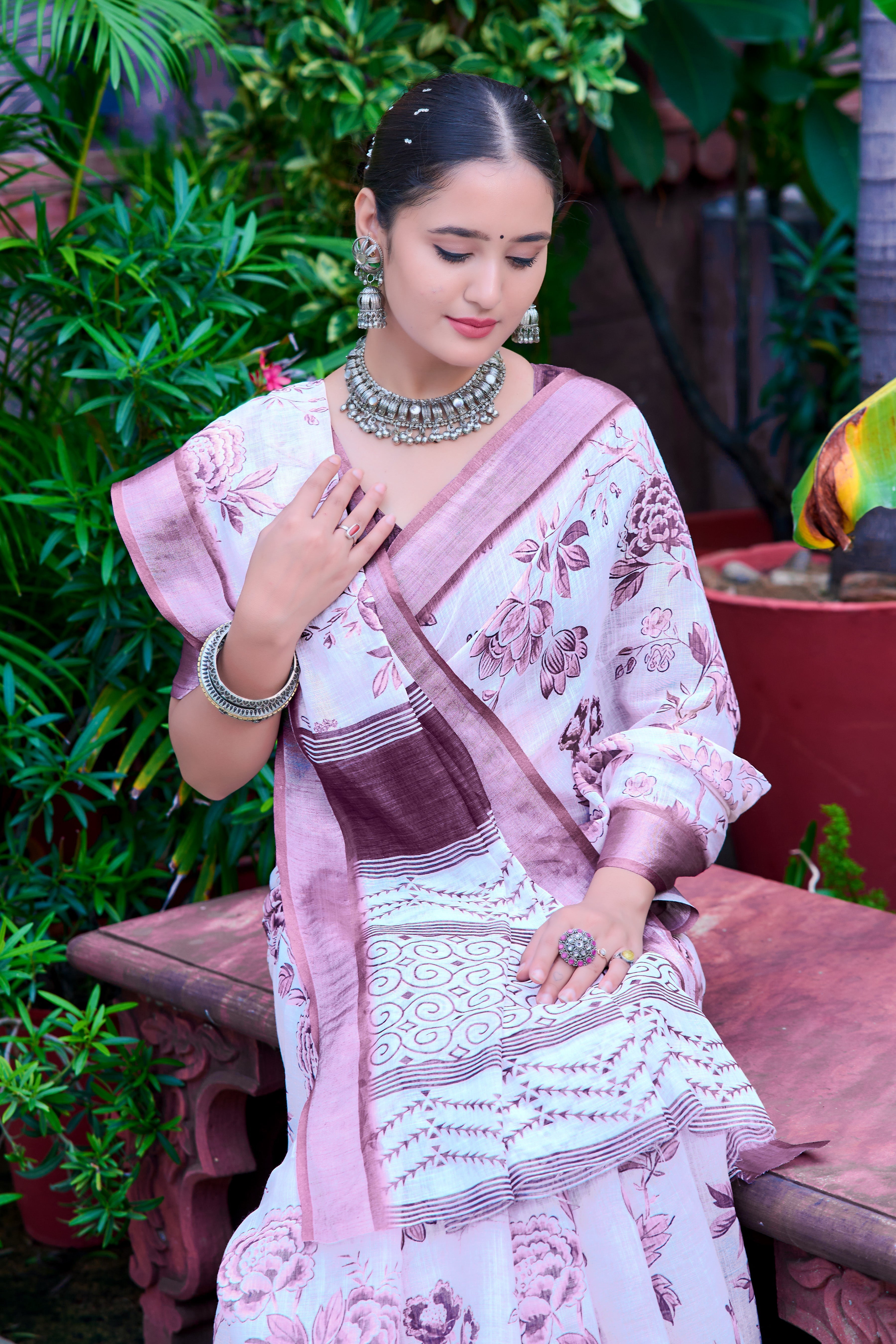 Women's Linen Cotton Traditional Saree