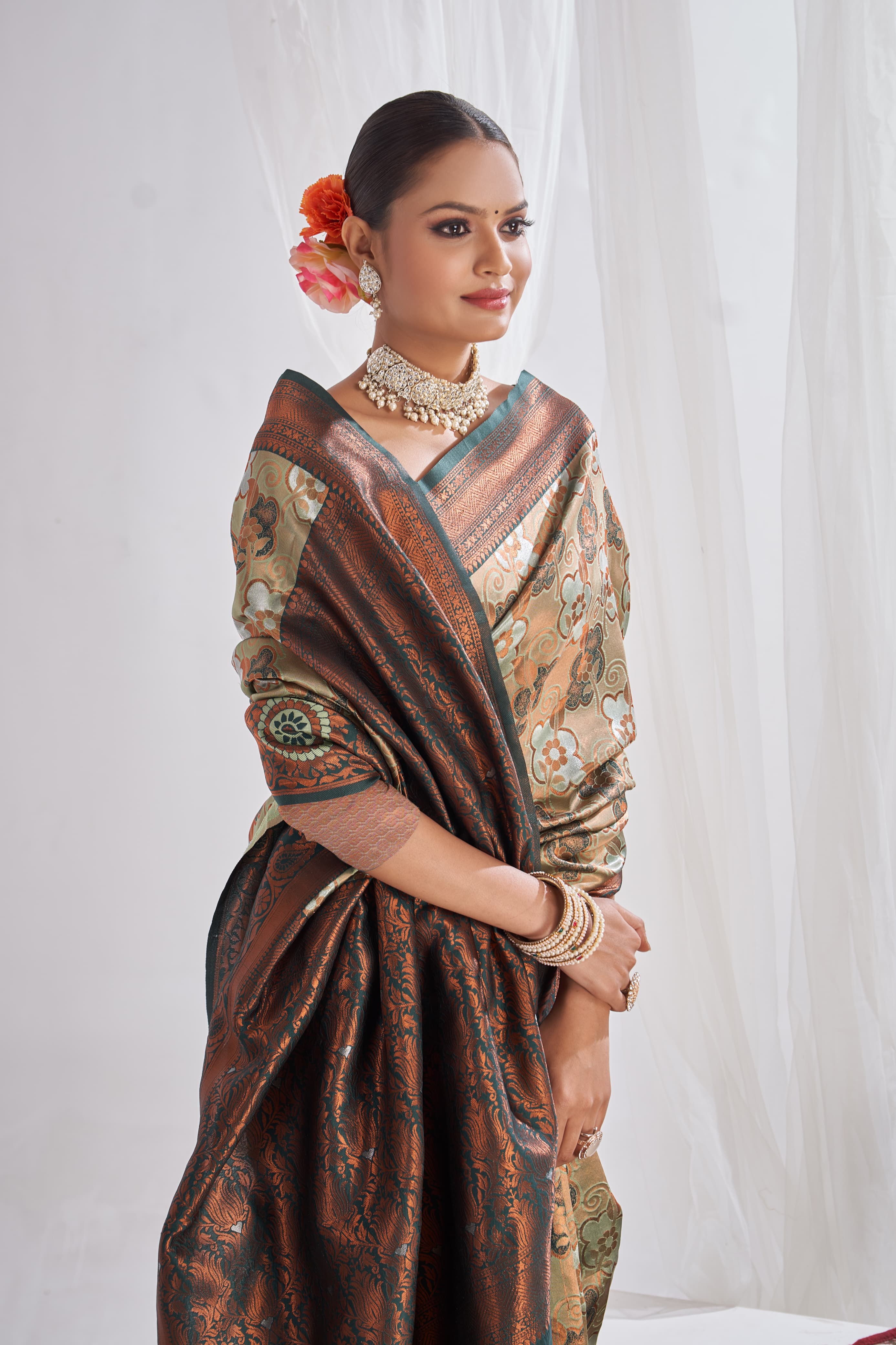 Women's Woven Design Zari Work Banarasi Silk Saree